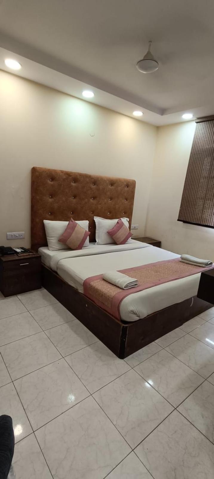 Hotel Singh Continetal Delhi  Exterior foto